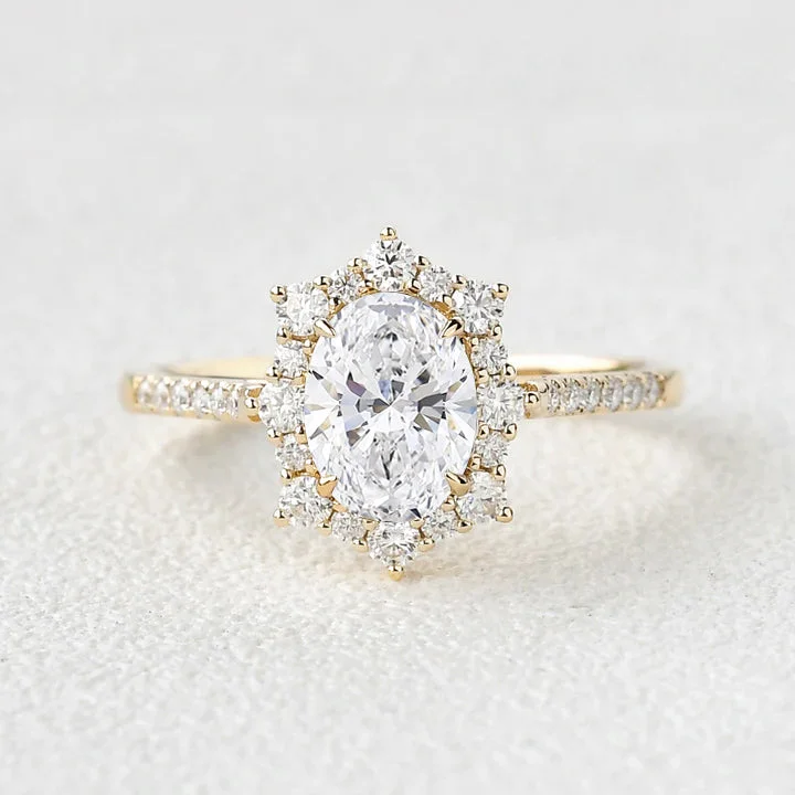 Engagement rings with vintage-inspired claw prongs -1.0-2.0ct Oval Cut Lab Grown Diamond Halo Engagement Ring