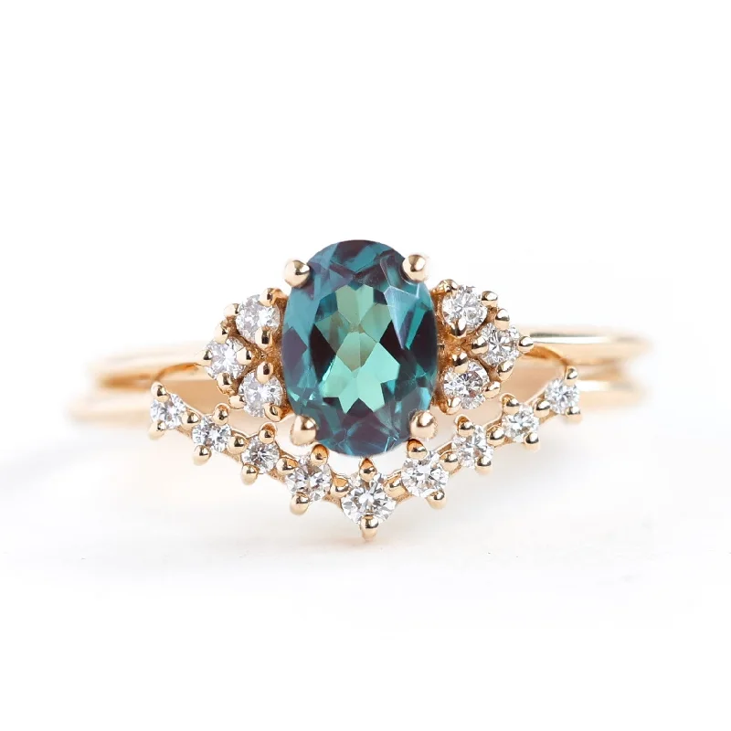 Engagement rings with vibrant labradorite for flash -Dora Alexandrite Ring Set