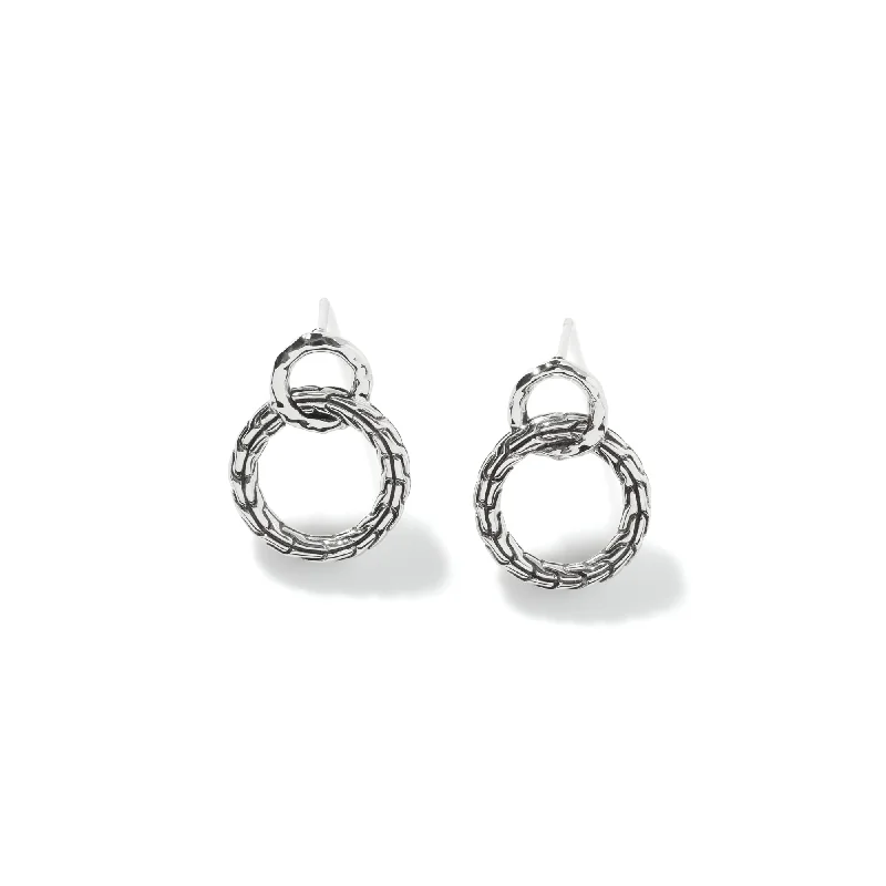 Best hoop earrings with geometric cuts for a sharp, modern appeal-Carved Chain Interlocking Stud Earring