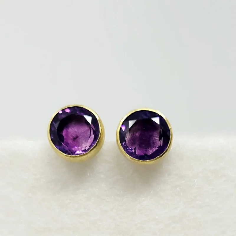 Indian Stud Earrings with Intricacy -Amethyst Gold Stud Earrings