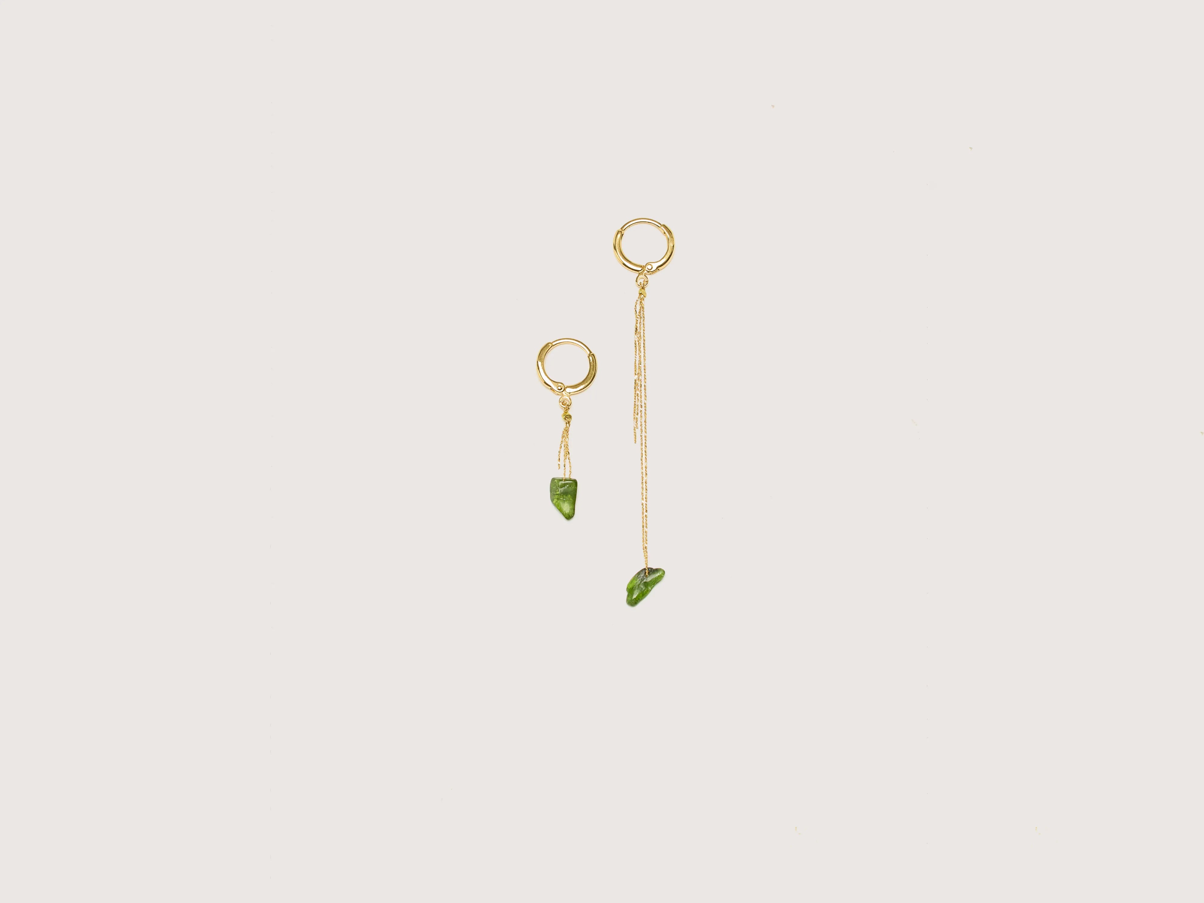 Drop Earrings with Embossed Patterns -Lya Asymmetric Earrings (242 / W / GOLD)